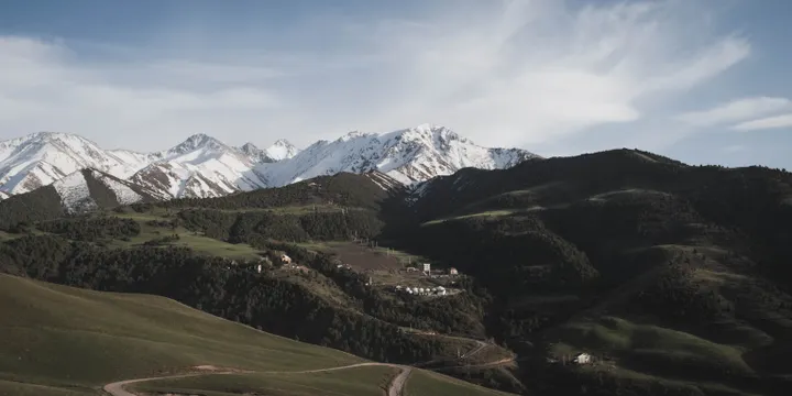 Тау аңғары мен киіз үйлер, Қырғызстан